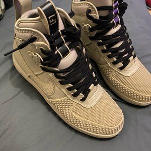 Lunar force 1 nike boots 9.5